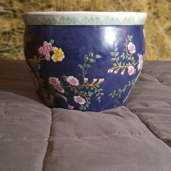 Antique Chinese Canton Fish Bowl - Picture 1 of 2